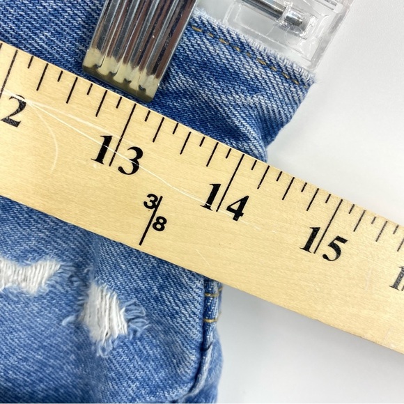 Levi's® Premium 501® Mid Thigh Women’s Shorts 25 Medium Wash - Picture 7 of 7